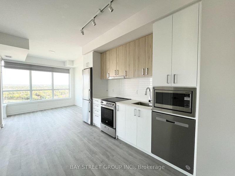 B1508 - 50 Upper Mall Way