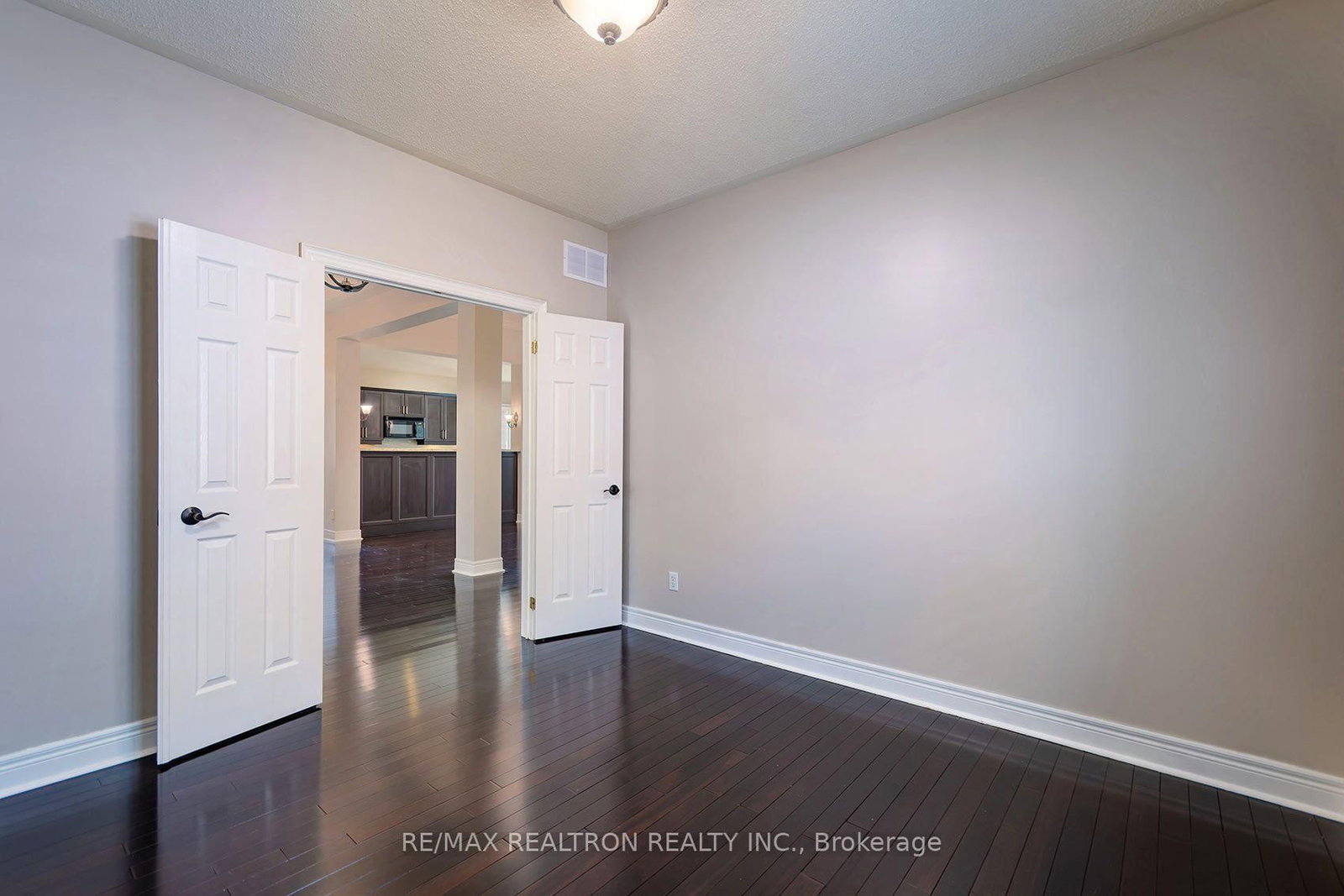 14 Hagen Hollow • Whitchurch-Stouffville, ON photo 28