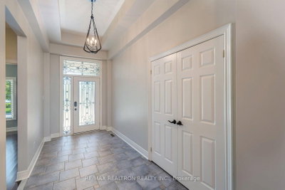14 Hagen Hollow • Whitchurch-Stouffville, ON photo 9