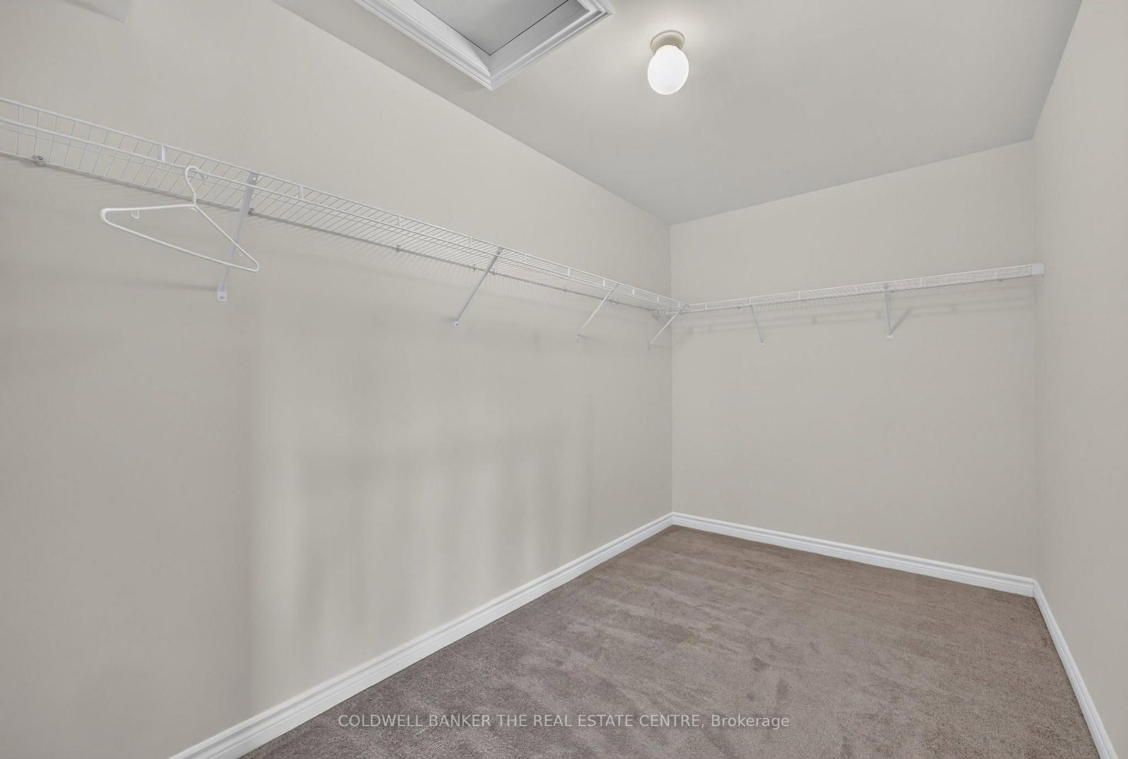 1048 Barton Way • Innisfil, ON photo 15