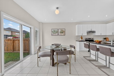 1048 Barton Way • Innisfil, ON photo 8