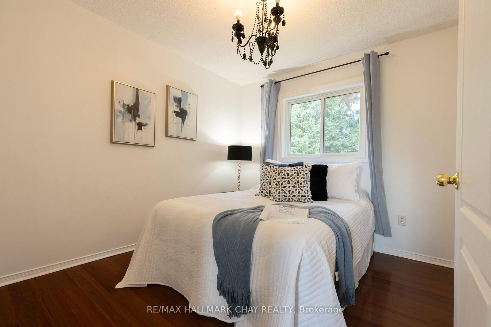 11 Dugdale Avenue • New Tecumseth, ON photo 15