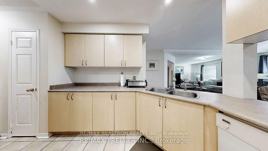 215 Drummond Drive • Vaughan, ON photo 10