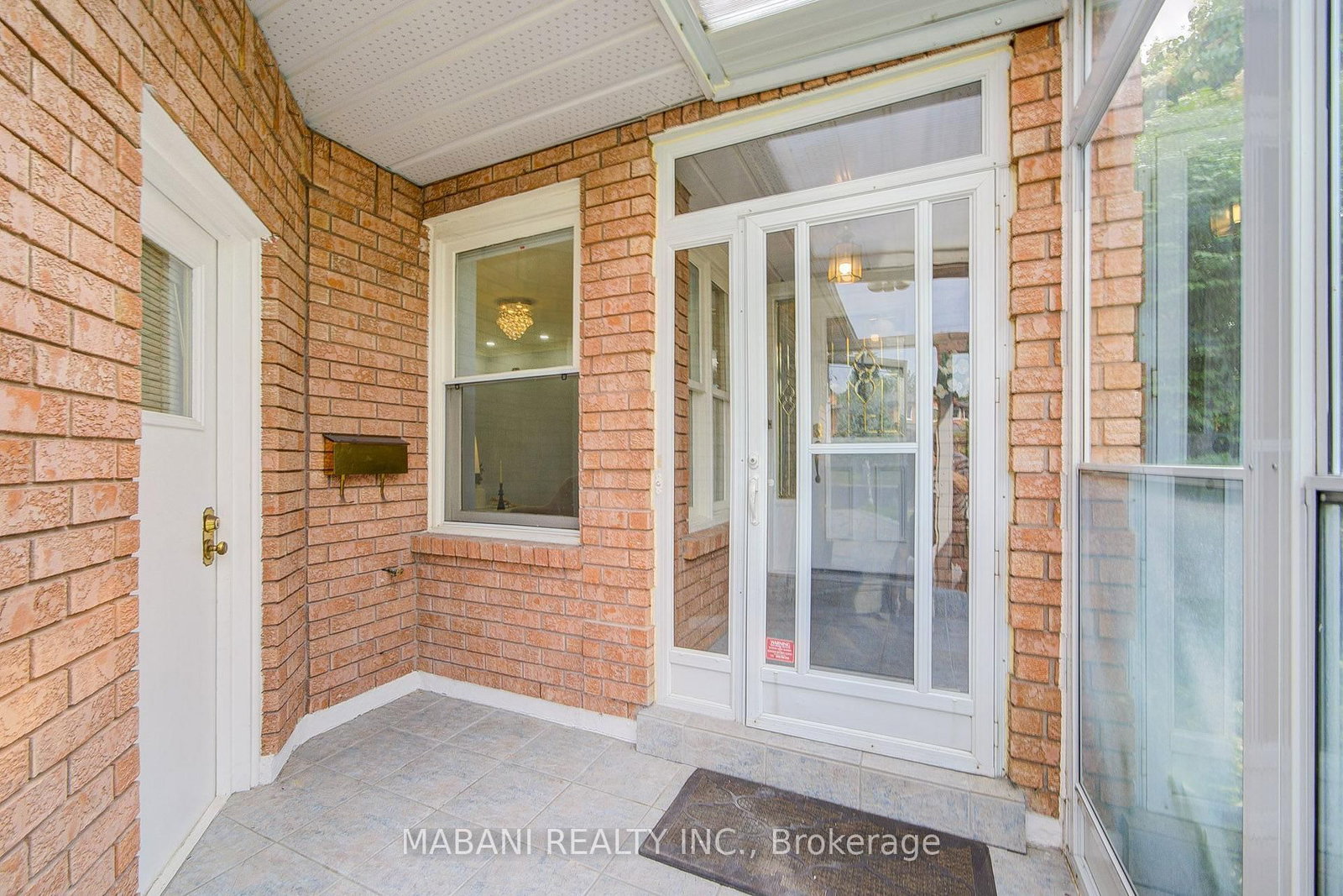 38 Marchwood Crescent • Richmond Hill, ON photo 4