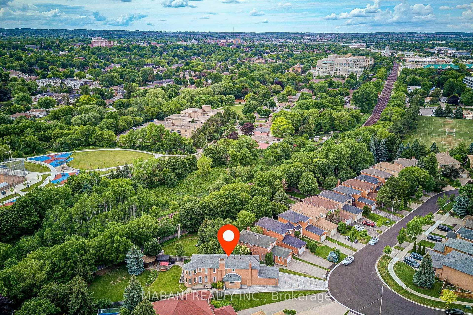 38 Marchwood Crescent • Richmond Hill, ON photo 9
