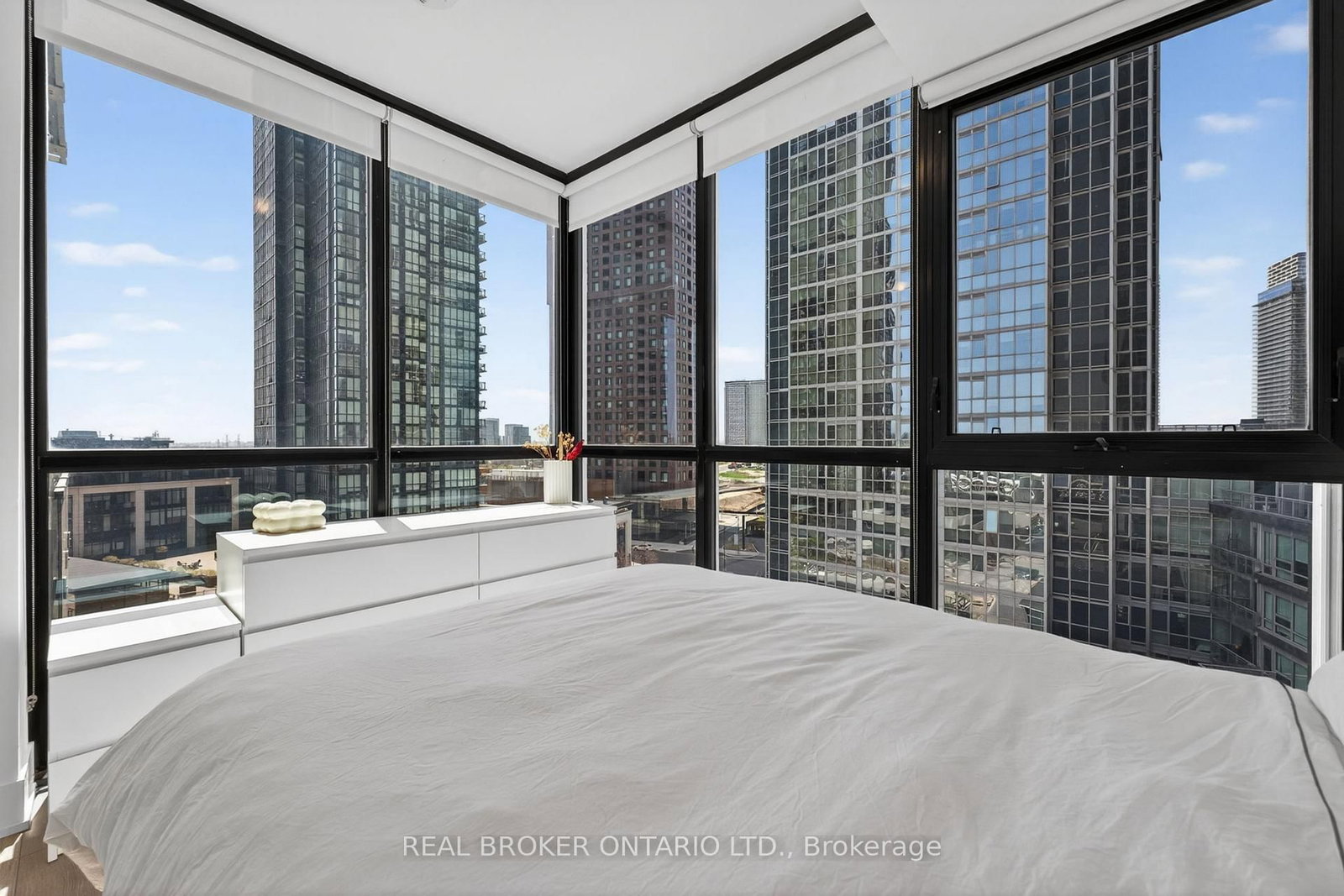 2908 Highway 7 Avenue • #703 • Vaughan, ON photo 21