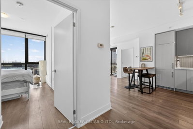 2908 Highway 7 Avenue • #703 • Vaughan, ON photo 4