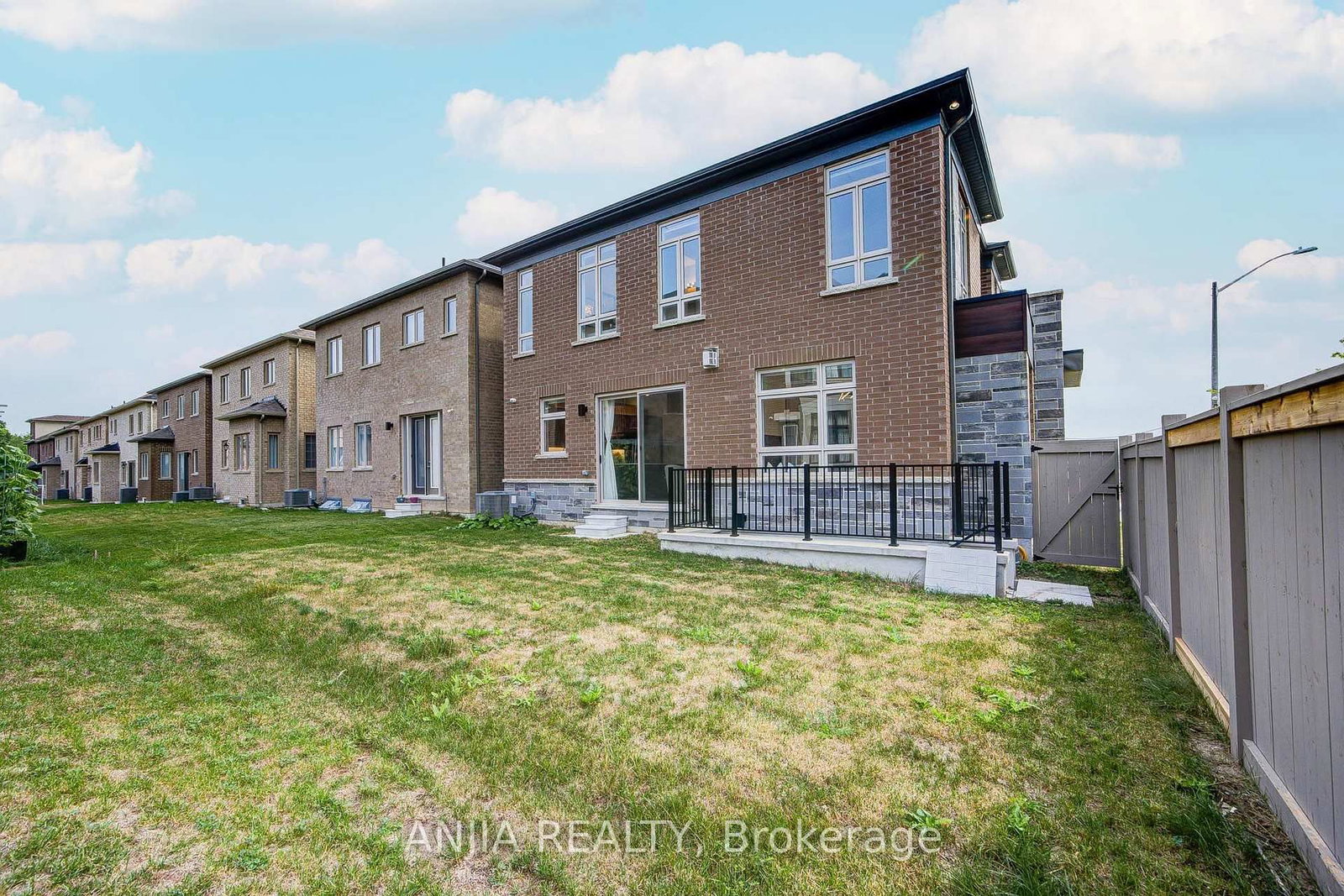 80 William Logan Drive • Richmond Hill, ON photo 50