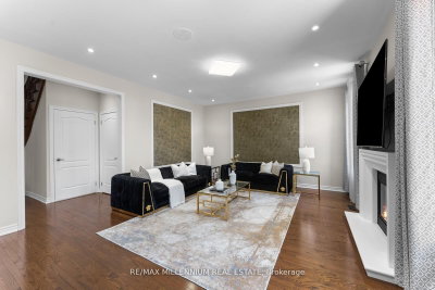 433 Mavrinac Boulevard, Aurora, ON, photo 2