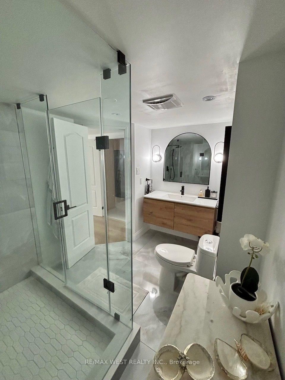 7 Townsgate Drive • #1408 • Vaughan, ON photo 10