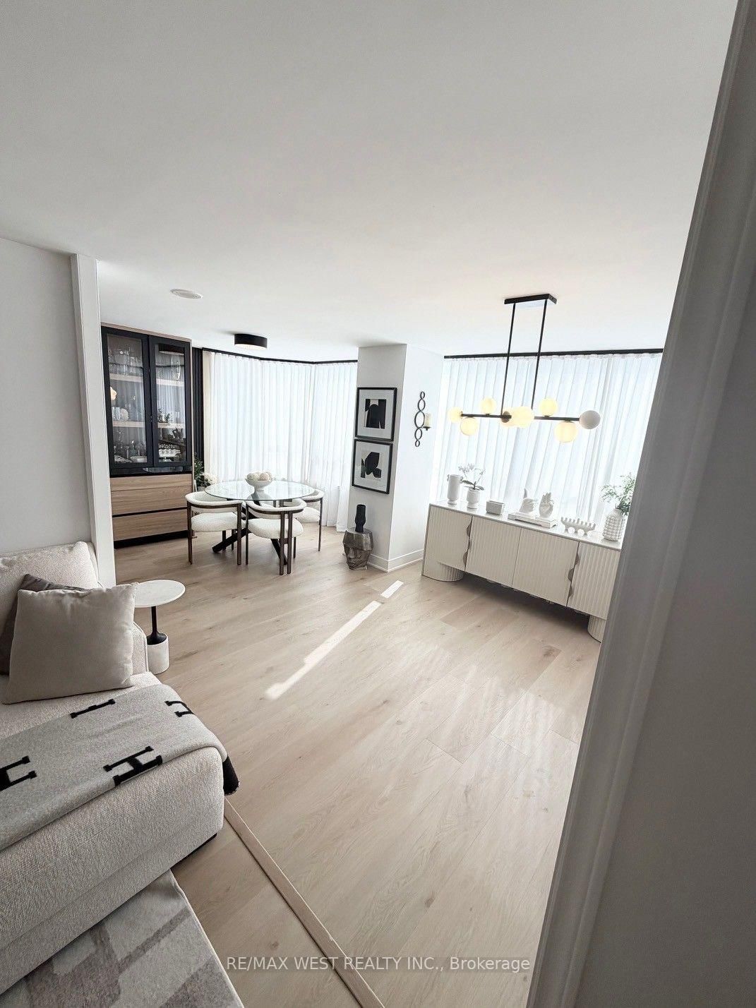 7 Townsgate Drive • #1408 • Vaughan, ON photo 18