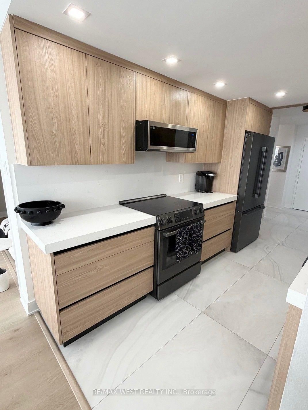7 Townsgate Drive • #1408 • Vaughan, ON photo 20