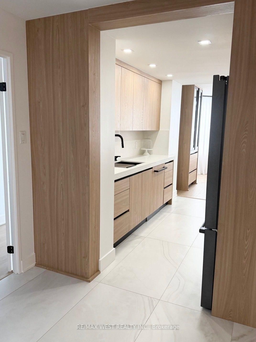 7 Townsgate Drive • #1408 • Vaughan, ON photo 21