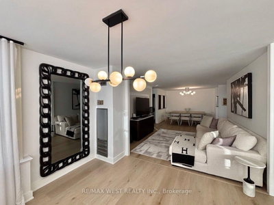 7 Townsgate Drive • #1408 • Vaughan, ON photo 6