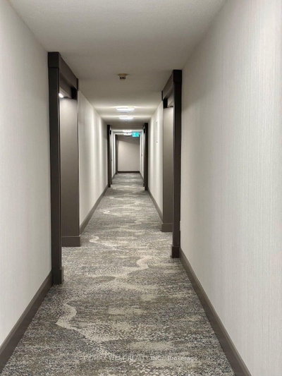 7 Townsgate Drive • #1408 • Vaughan, ON photo 8