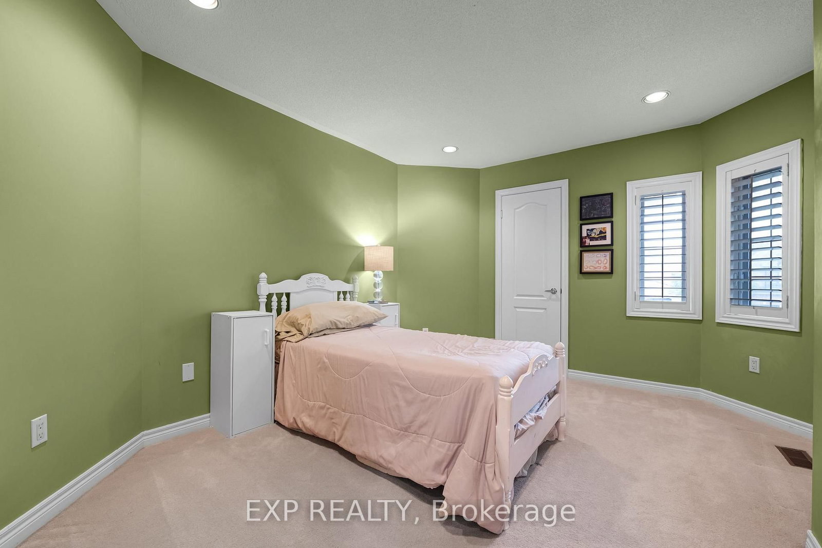 591 Plantation Gate • Newmarket, ON photo 33