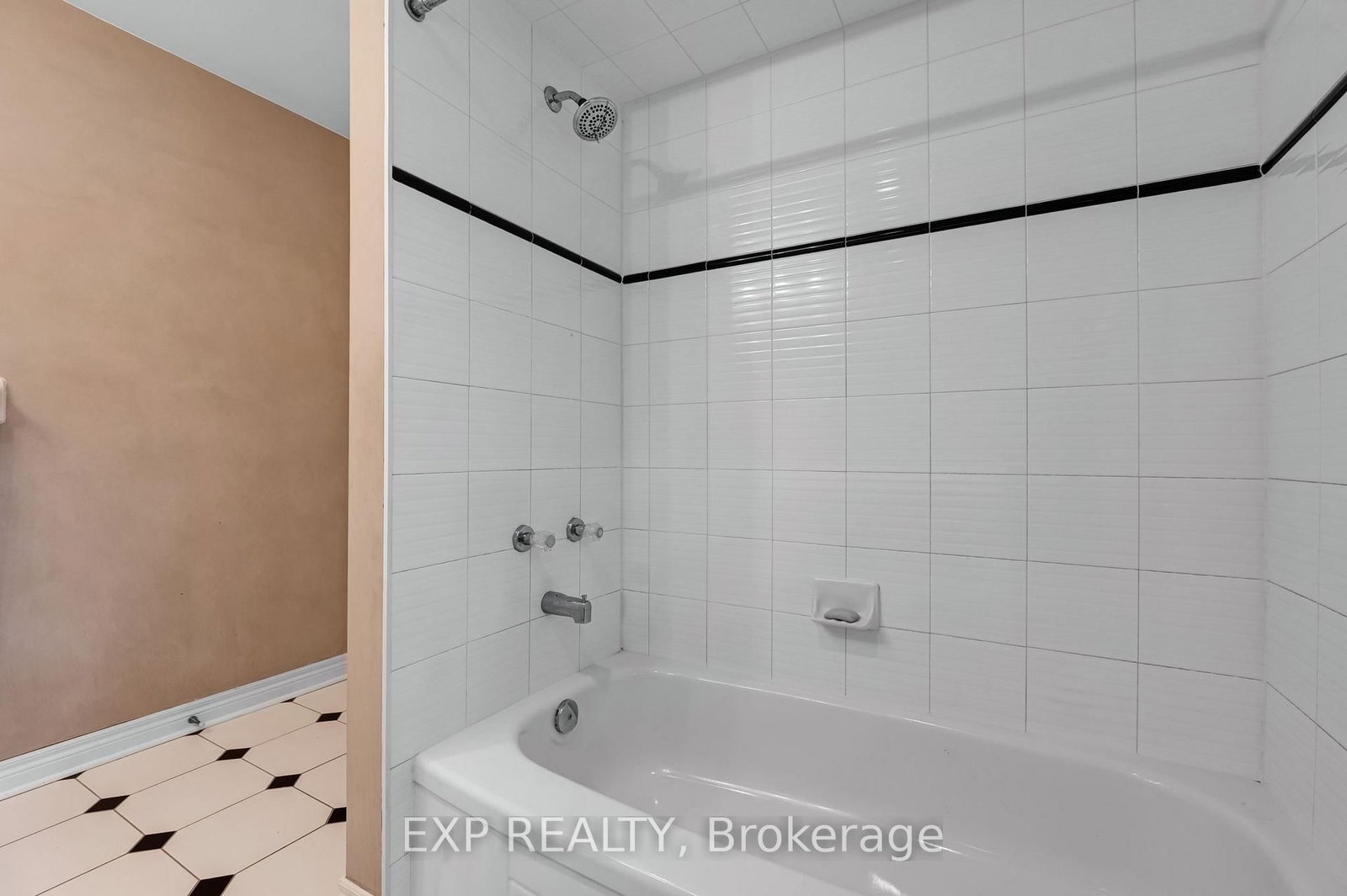 591 Plantation Gate • Newmarket, ON photo 36