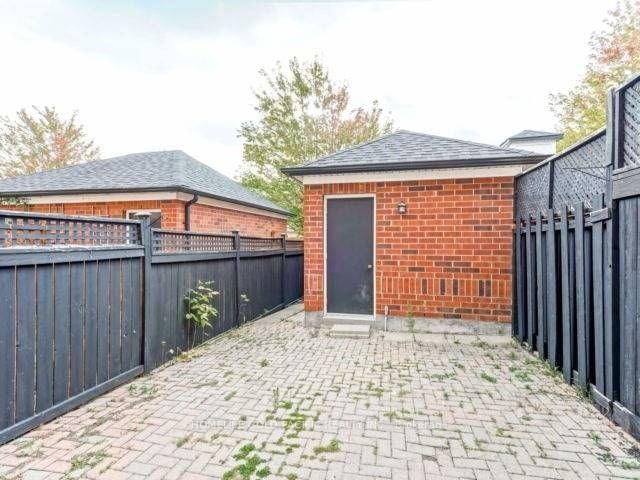 62 Baffin Court • Richmond Hill, ON photo 17