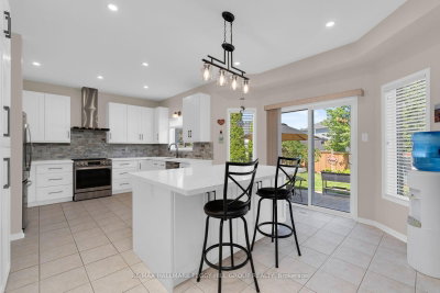 4 Gold Park Gate • Essa, ON photo 2