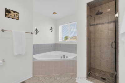4 Gold Park Gate • Essa, ON photo 7