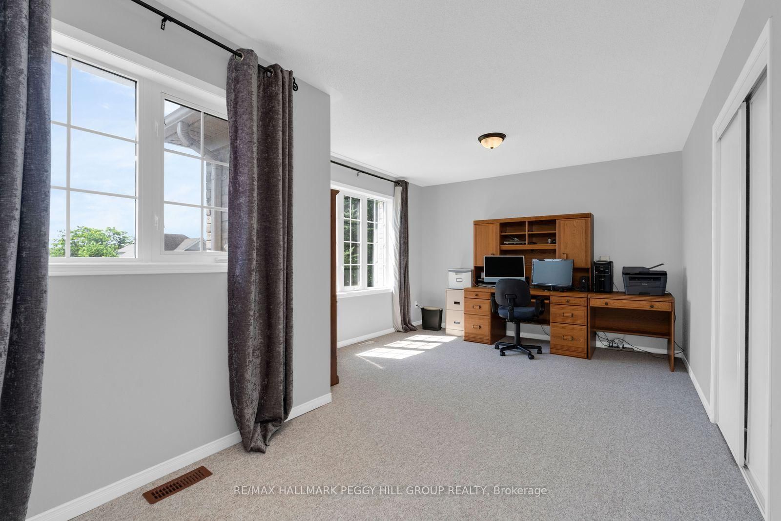 4 Gold Park Gate • Essa, ON photo 8