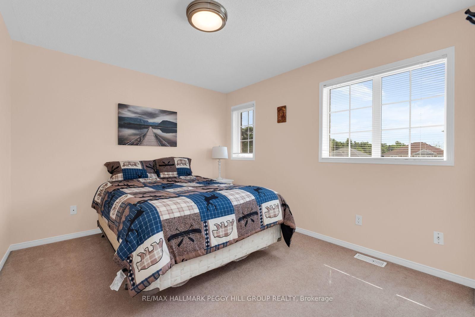 4 Gold Park Gate • Essa, ON photo 9