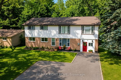 Detached House for sale at 18 Bushey Avenue, Essa, Ontario, L3W 0L2 - Angus - MLS: N13657424