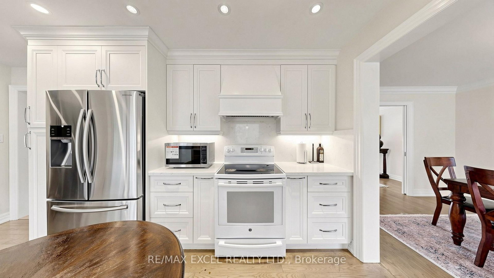 42 Blackforest Drive • Richmond Hill, ON photo 9