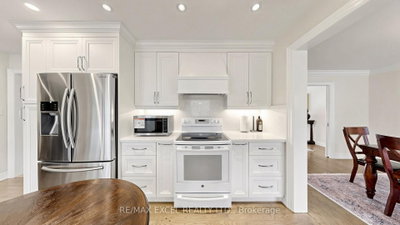 42 Blackforest Drive • Richmond Hill, ON photo 9