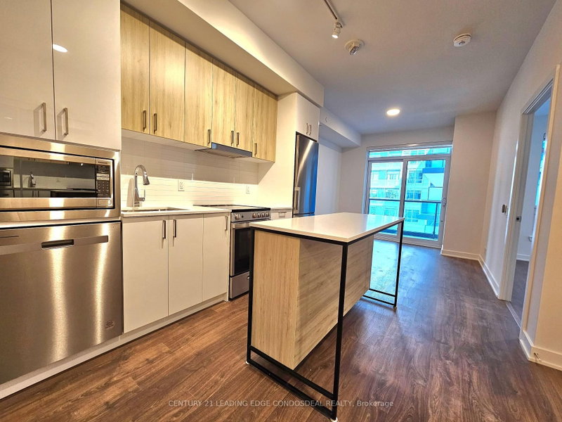 419 - 30 Upper Mall Way
