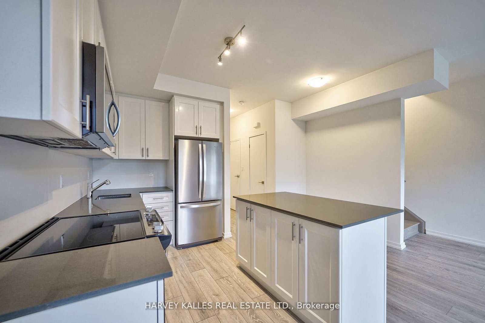 17 Lytham Green Circle • #21 • Newmarket, ON photo 11