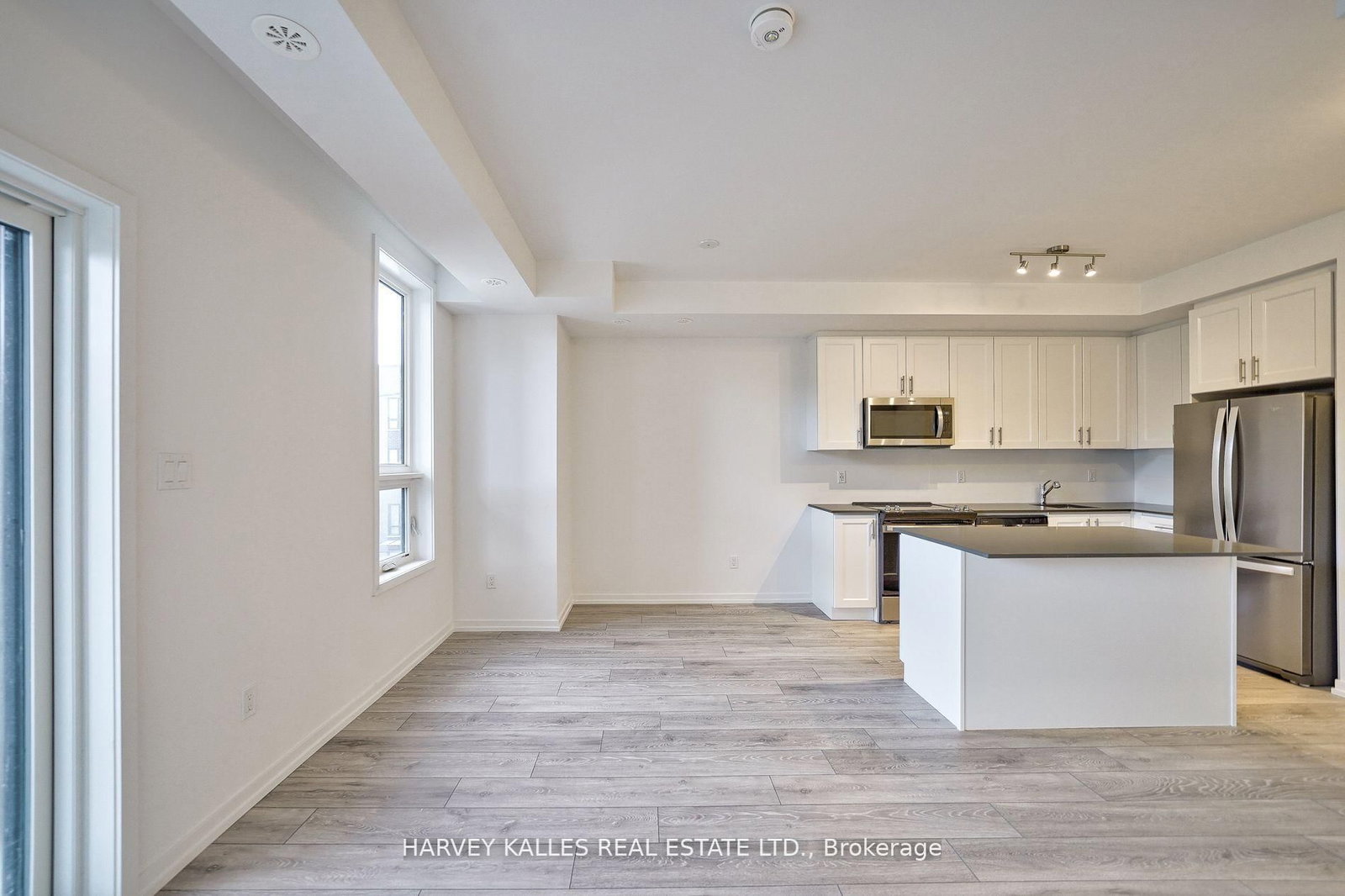 17 Lytham Green Circle • #21 • Newmarket, ON photo 14