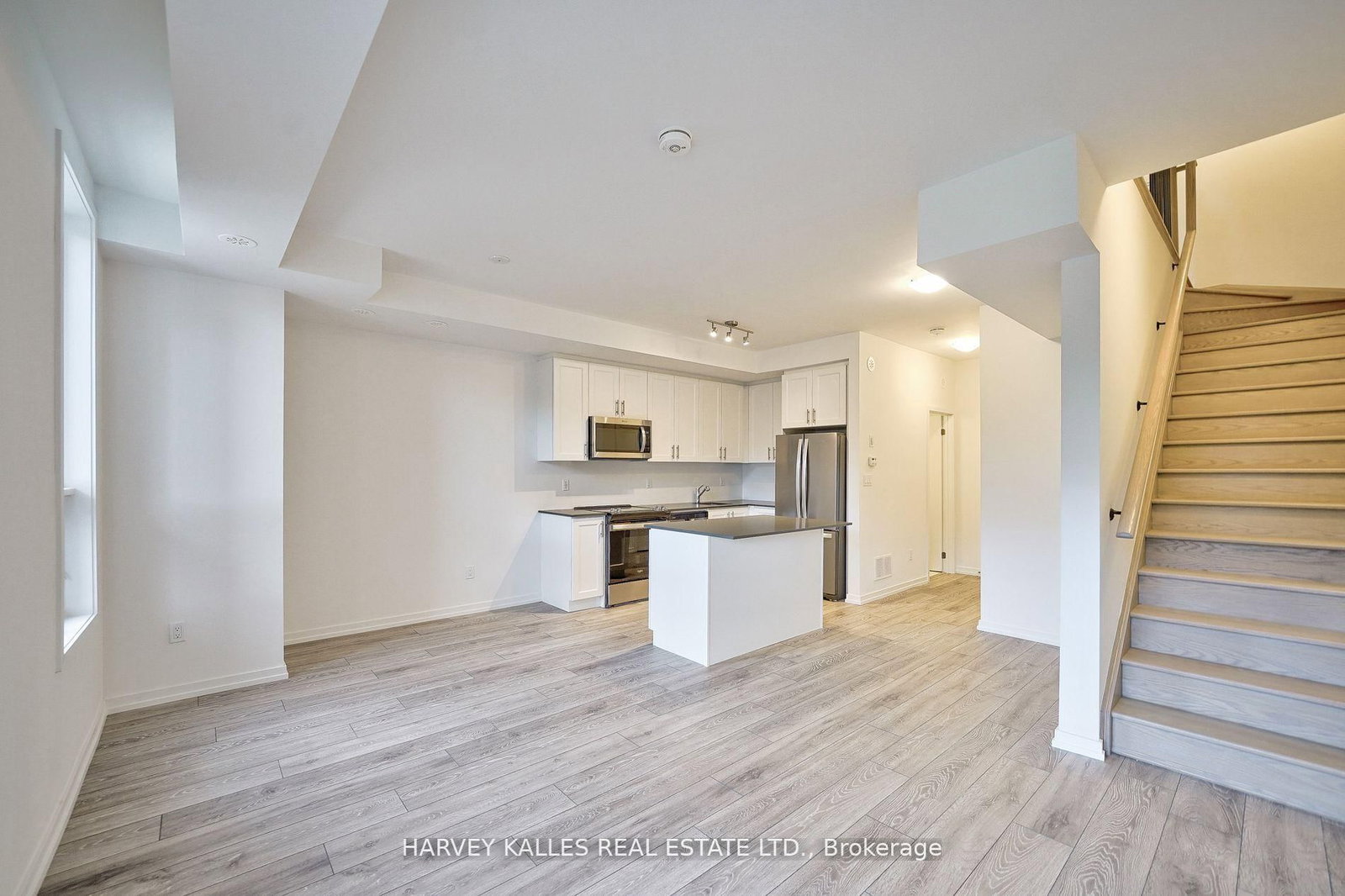 17 Lytham Green Circle • #21 • Newmarket, ON photo 15