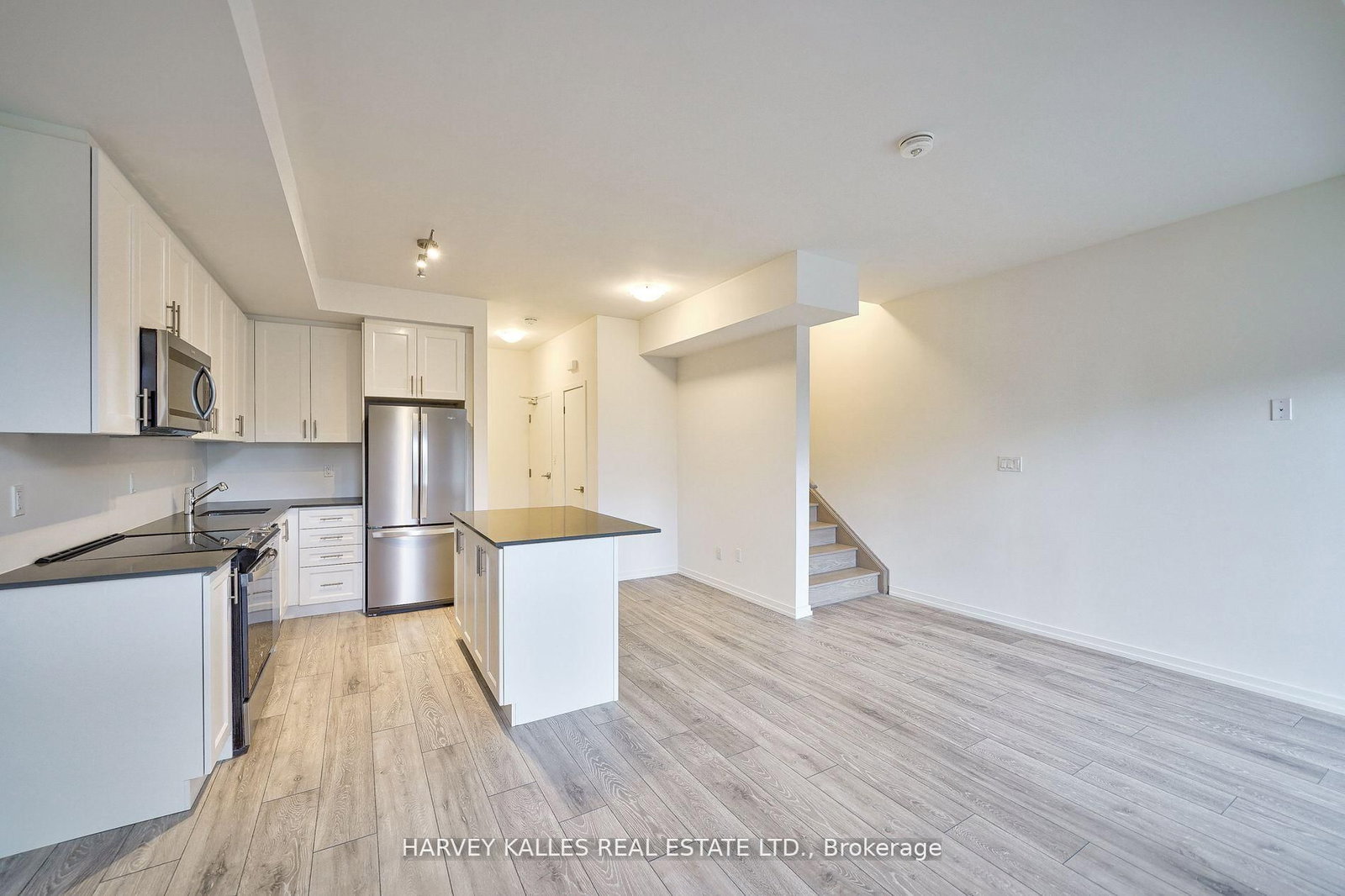 17 Lytham Green Circle • #21 • Newmarket, ON photo 16