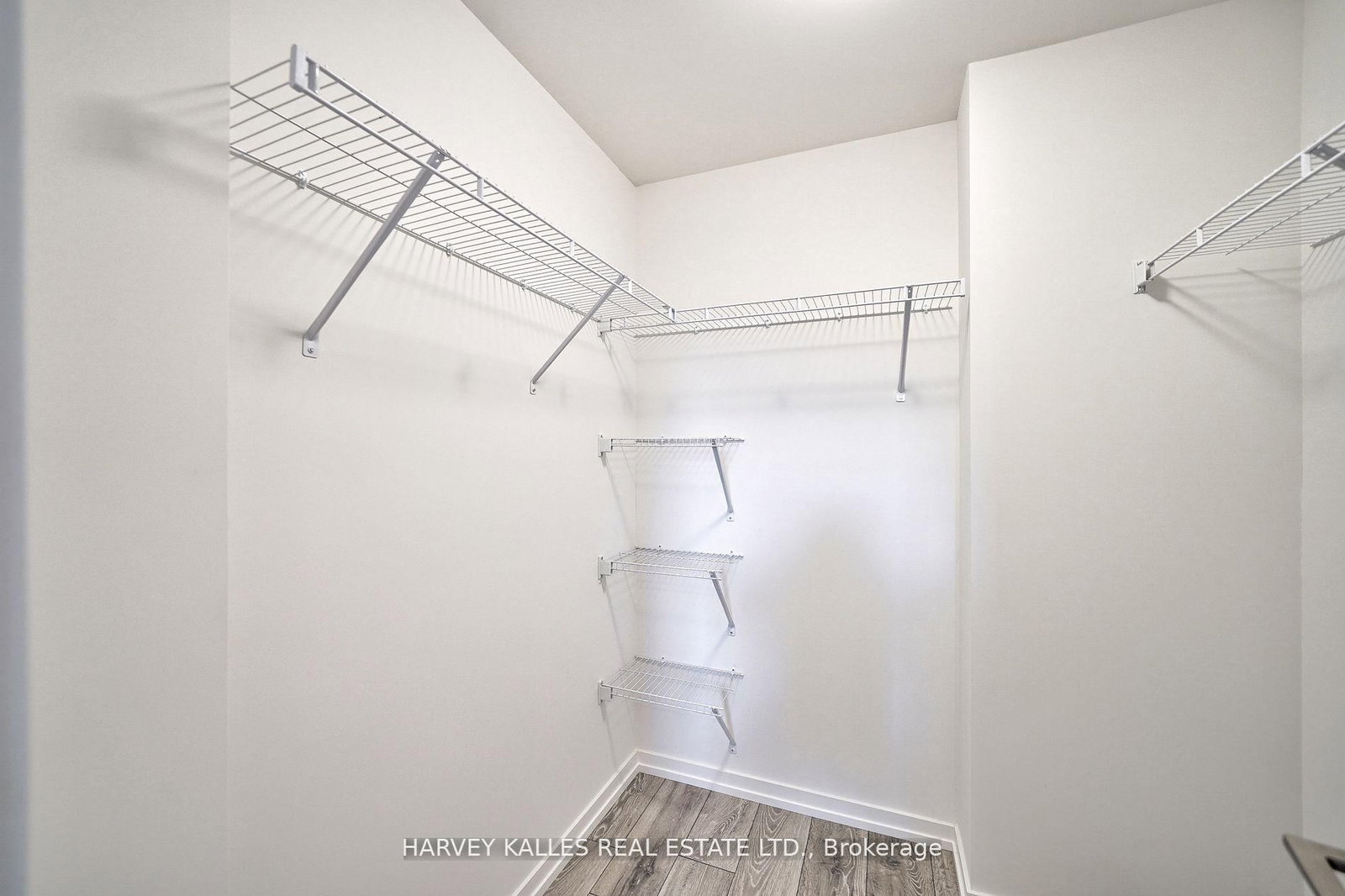 17 Lytham Green Circle • #21 • Newmarket, ON photo 27