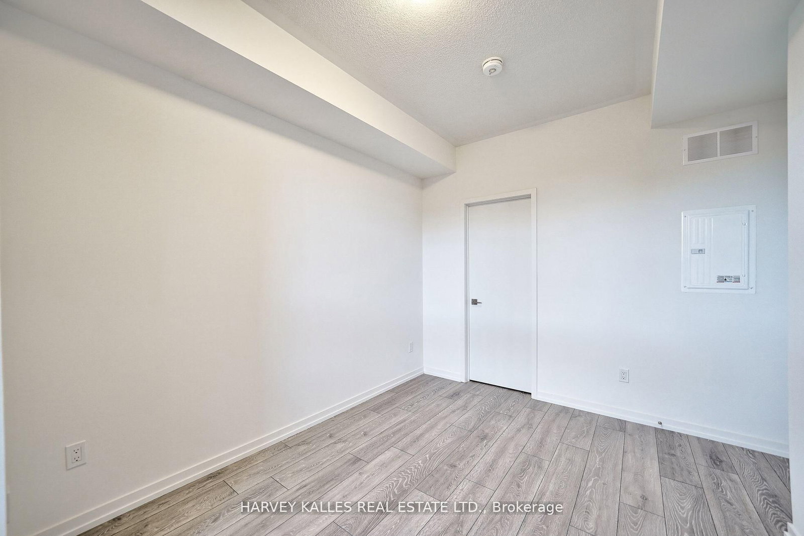 17 Lytham Green Circle • #21 • Newmarket, ON photo 28