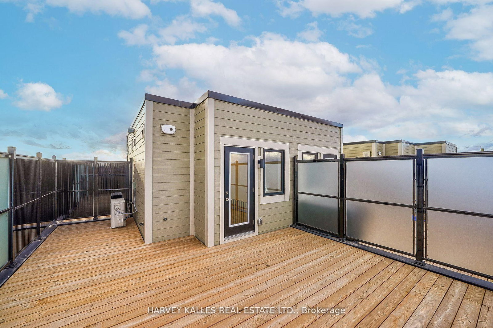 17 Lytham Green Circle • #21 • Newmarket, ON photo 36
