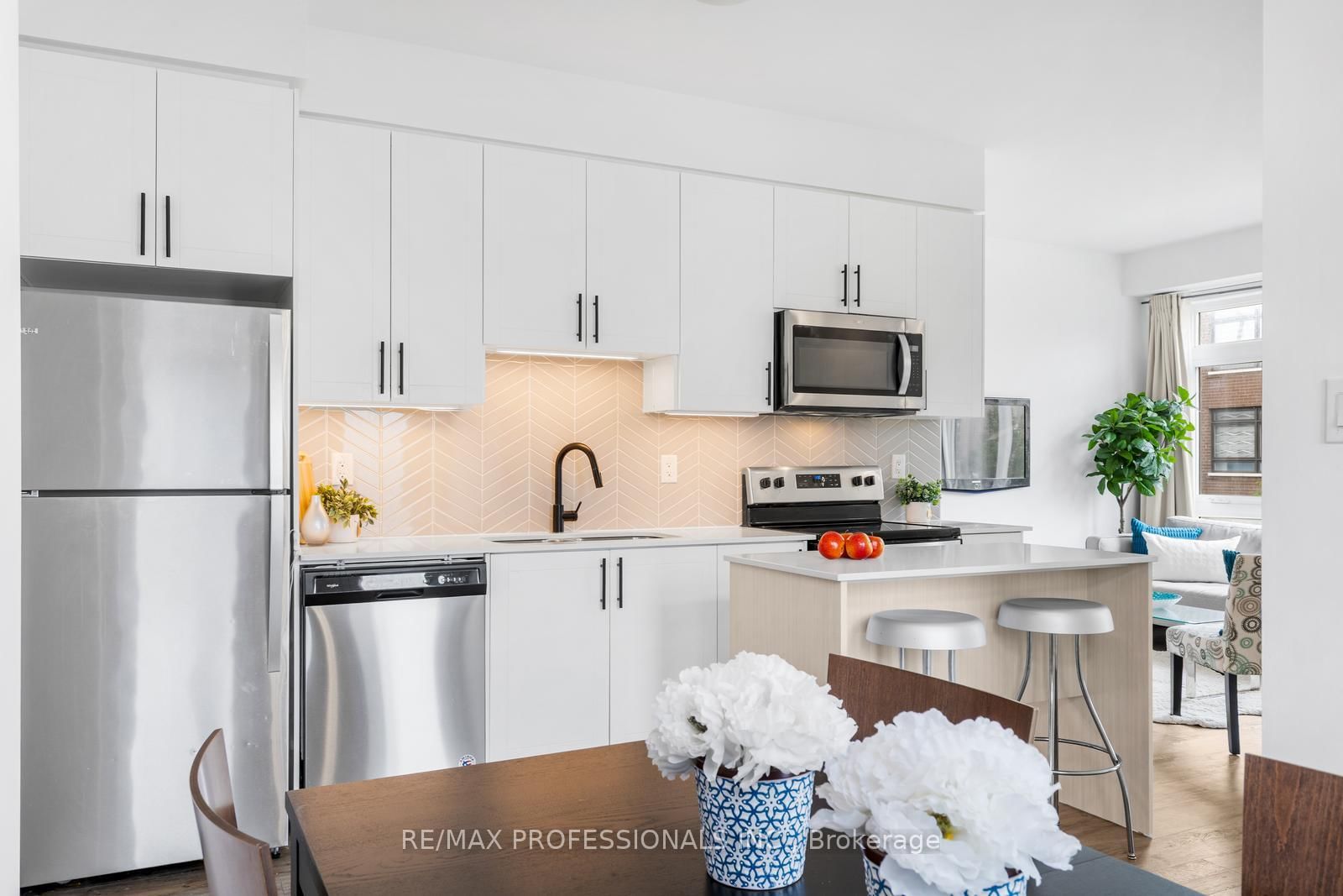 1 Lochlin Street • Vaughan, ON photo 10