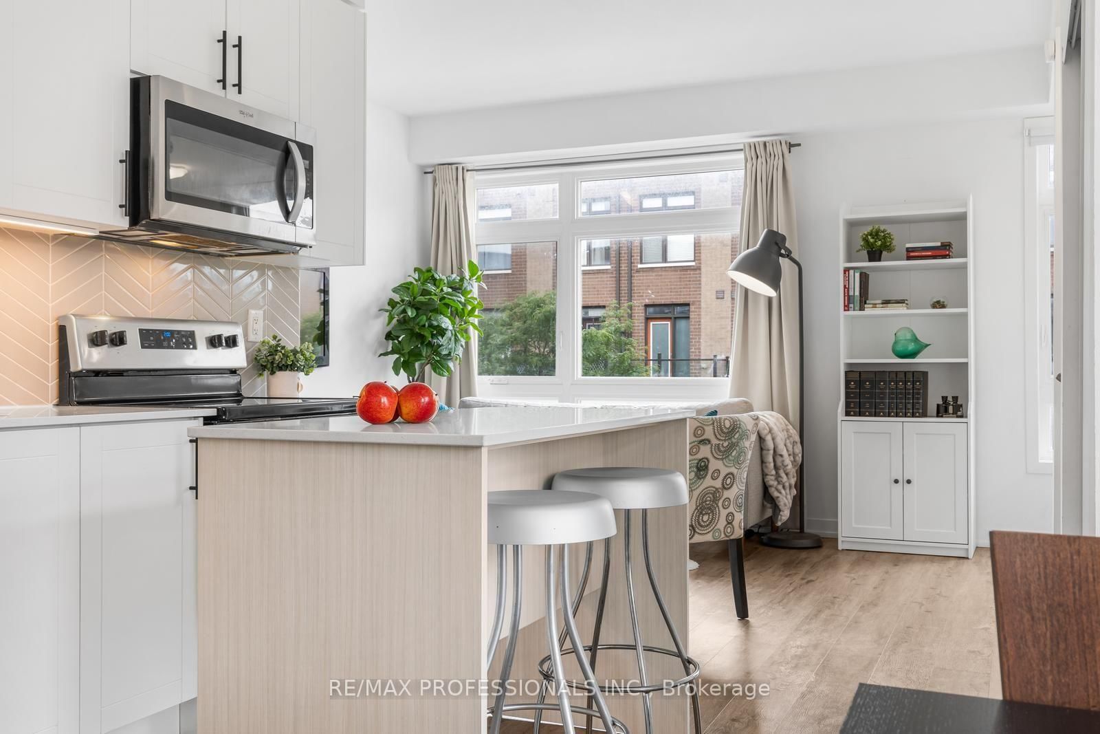 1 Lochlin Street • Vaughan, ON photo 11