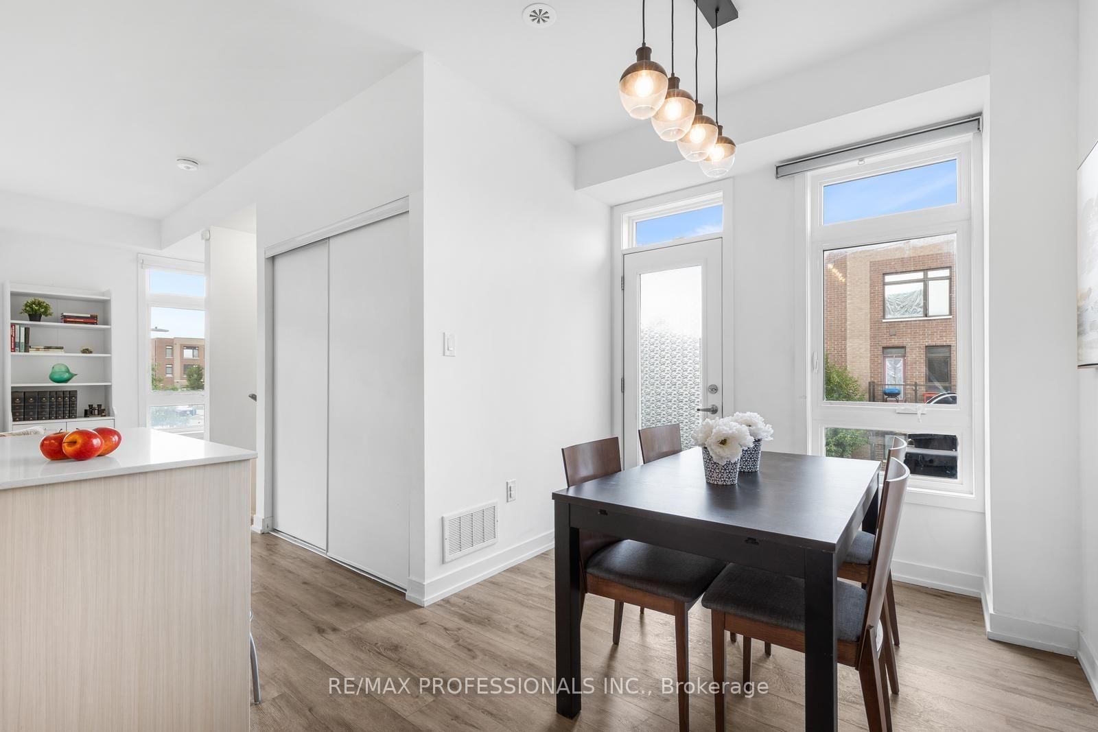 1 Lochlin Street • Vaughan, ON photo 12