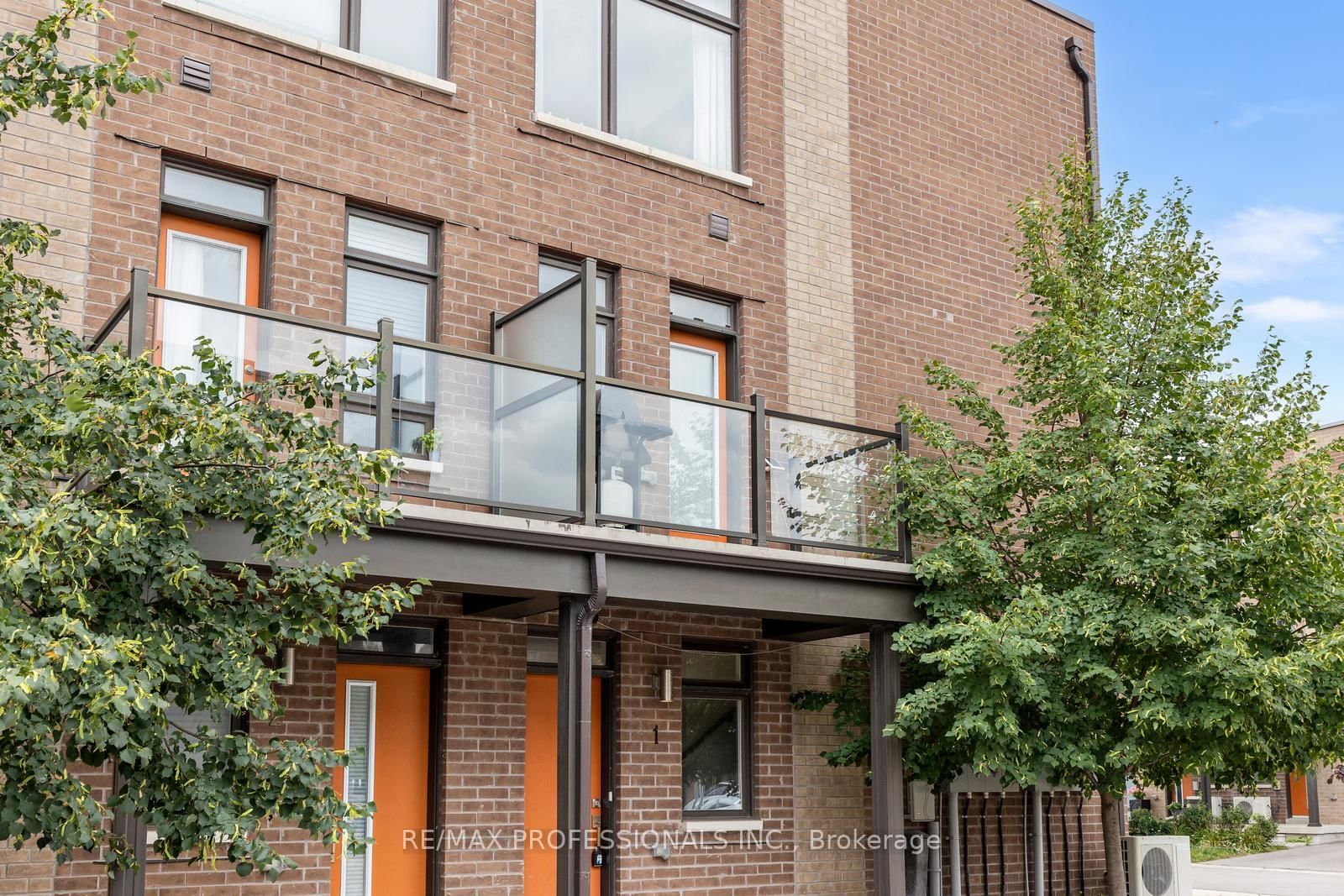 1 Lochlin Street • Vaughan, ON photo 16