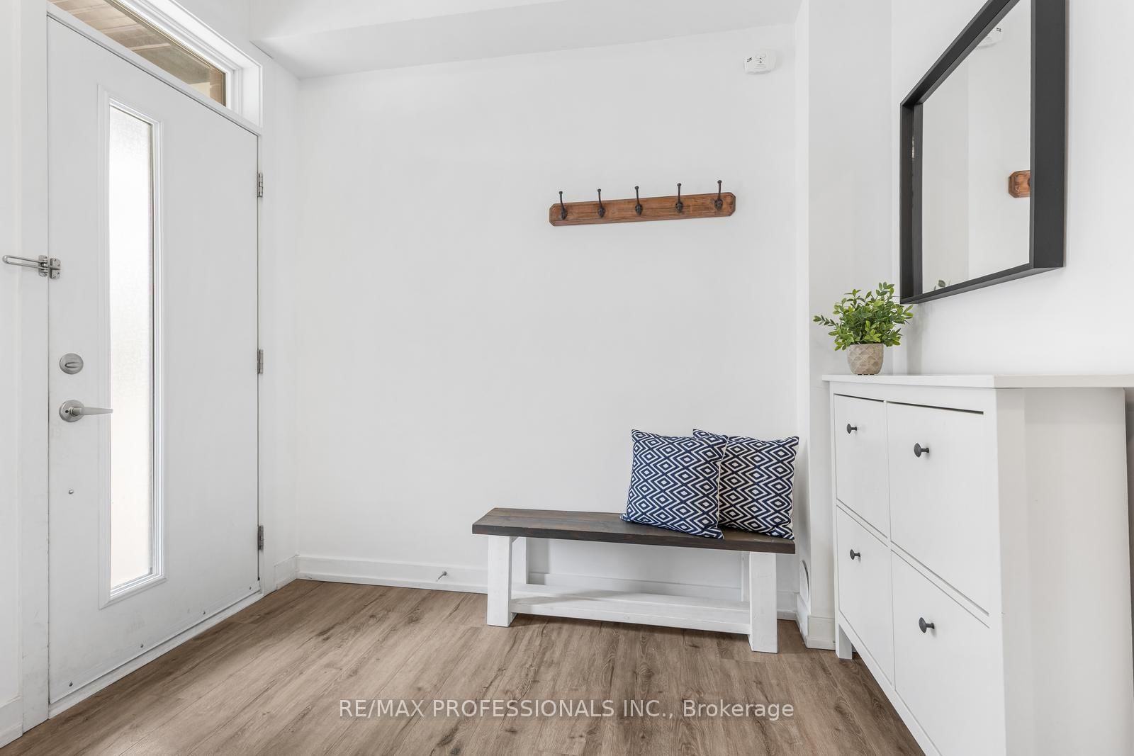 1 Lochlin Street • Vaughan, ON photo 27