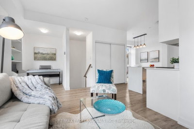 1 Lochlin Street • Vaughan, ON photo 4