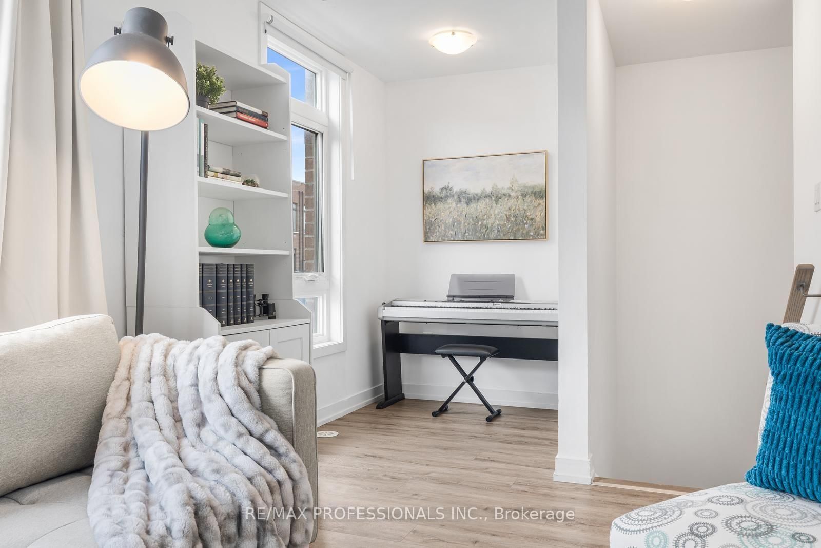 1 Lochlin Street • Vaughan, ON photo 5