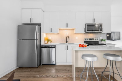 1 Lochlin Street • Vaughan, ON photo 8