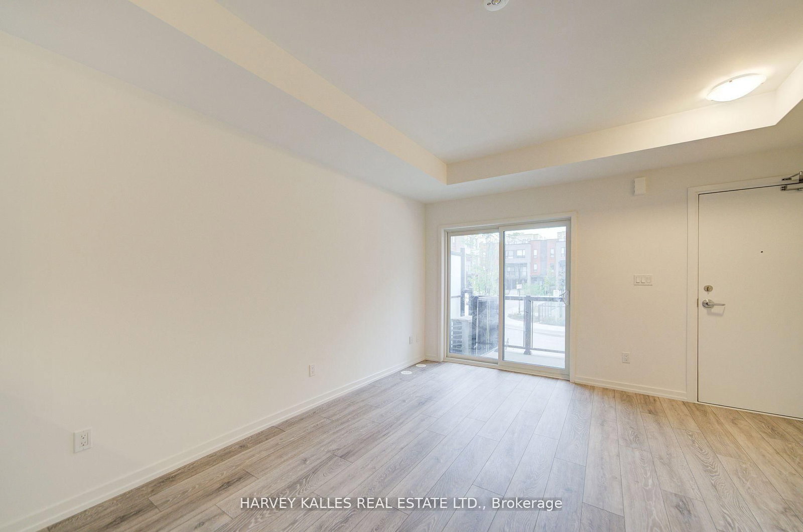 18 Lytham Green Circle • #28 • Newmarket, ON photo 12