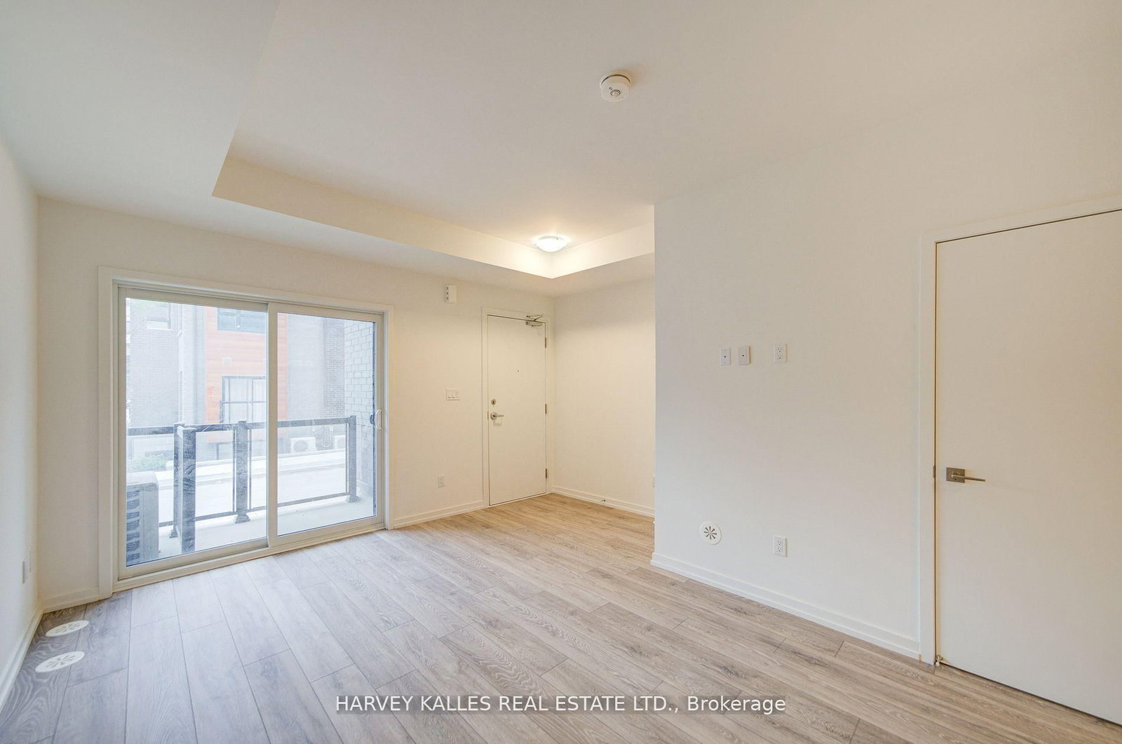 18 Lytham Green Circle • #28 • Newmarket, ON photo 13