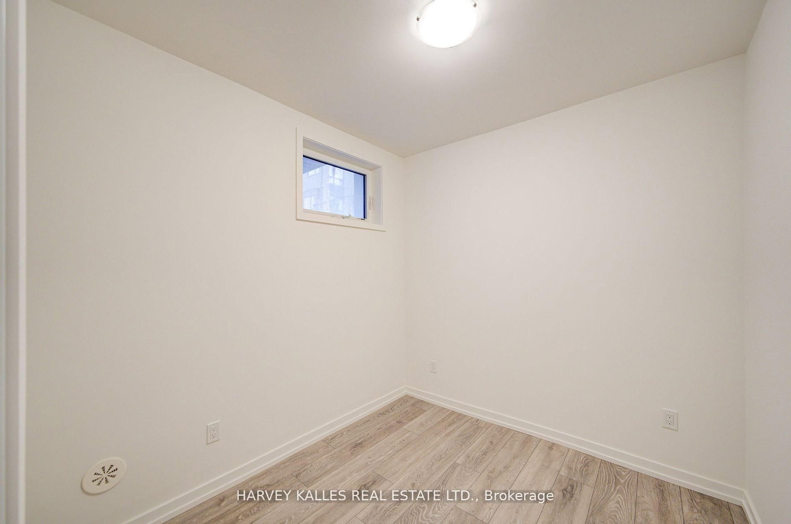 18 Lytham Green Circle • #28 • Newmarket, ON photo 21