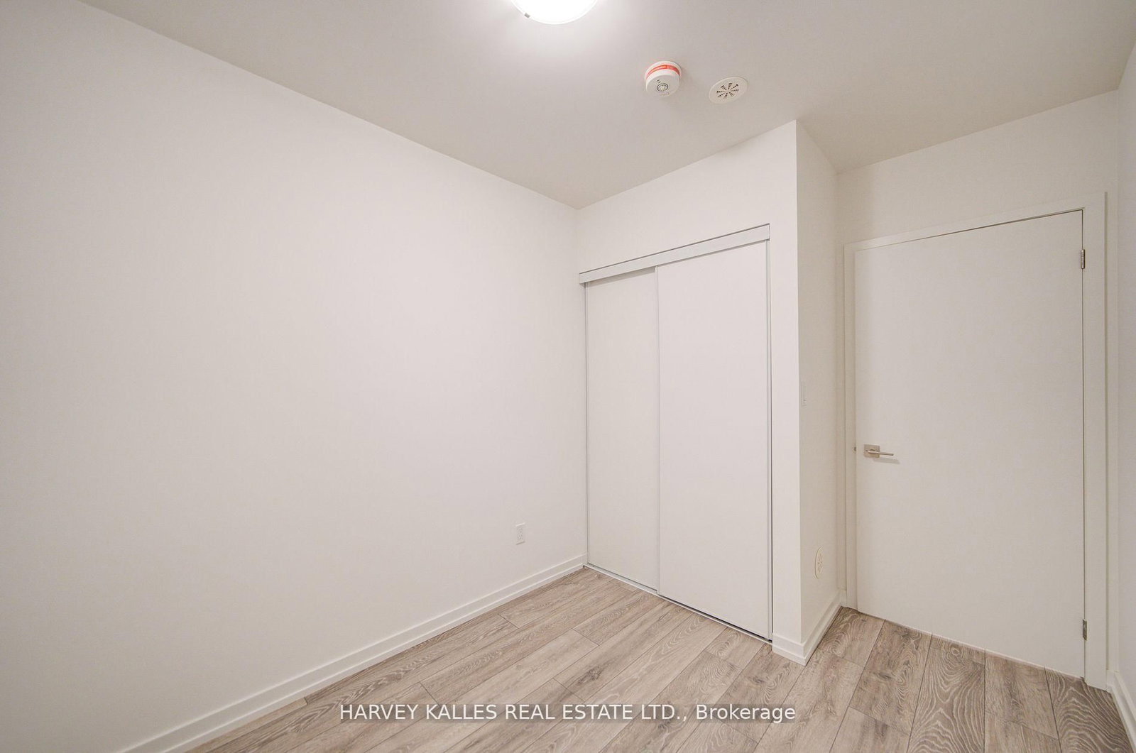 18 Lytham Green Circle • #28 • Newmarket, ON photo 23