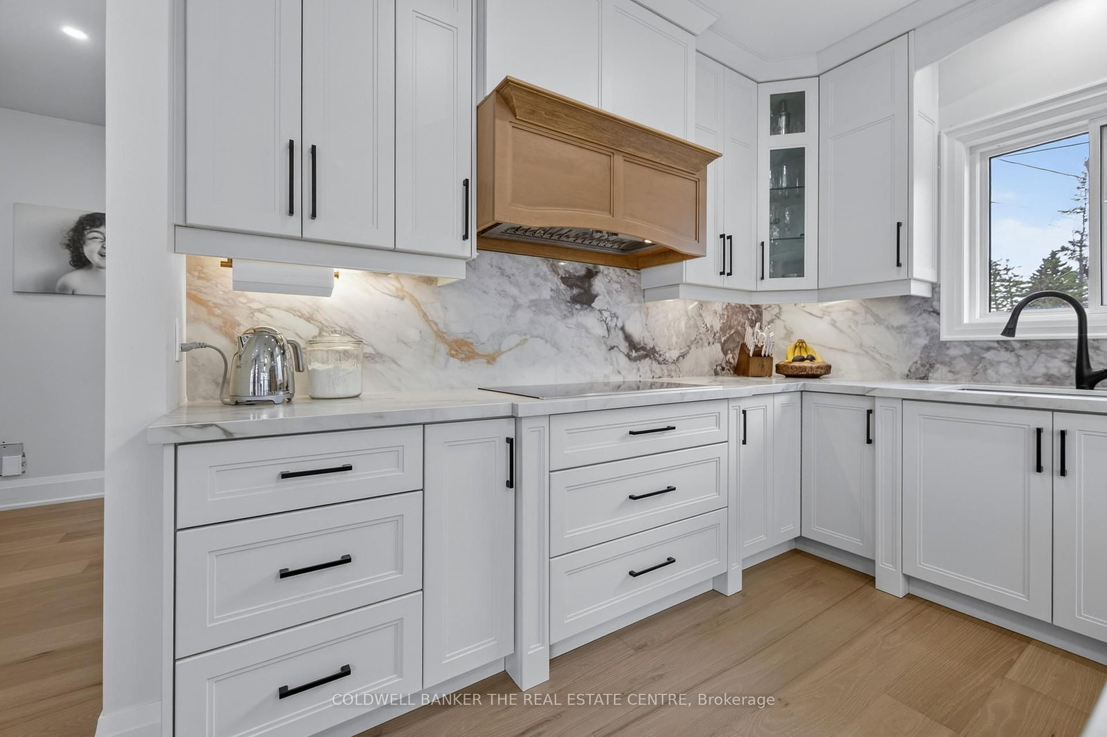 684 Lakelands Avenue • Innisfil, ON photo 13